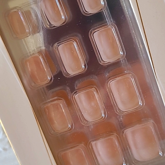 Style Essentials Press On Nails - Picture 6 of 10